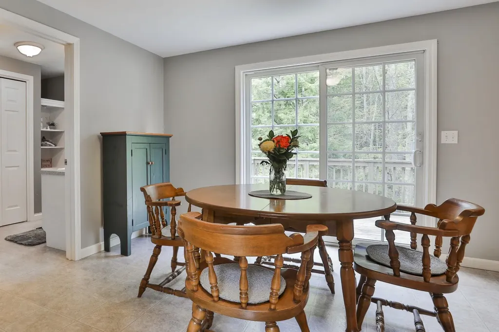 713 Raymond Road Chester NH 03036