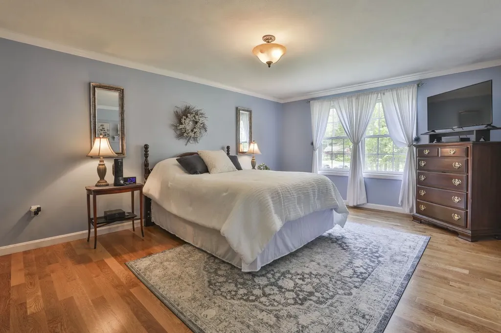713 Raymond Road Chester NH 03036
