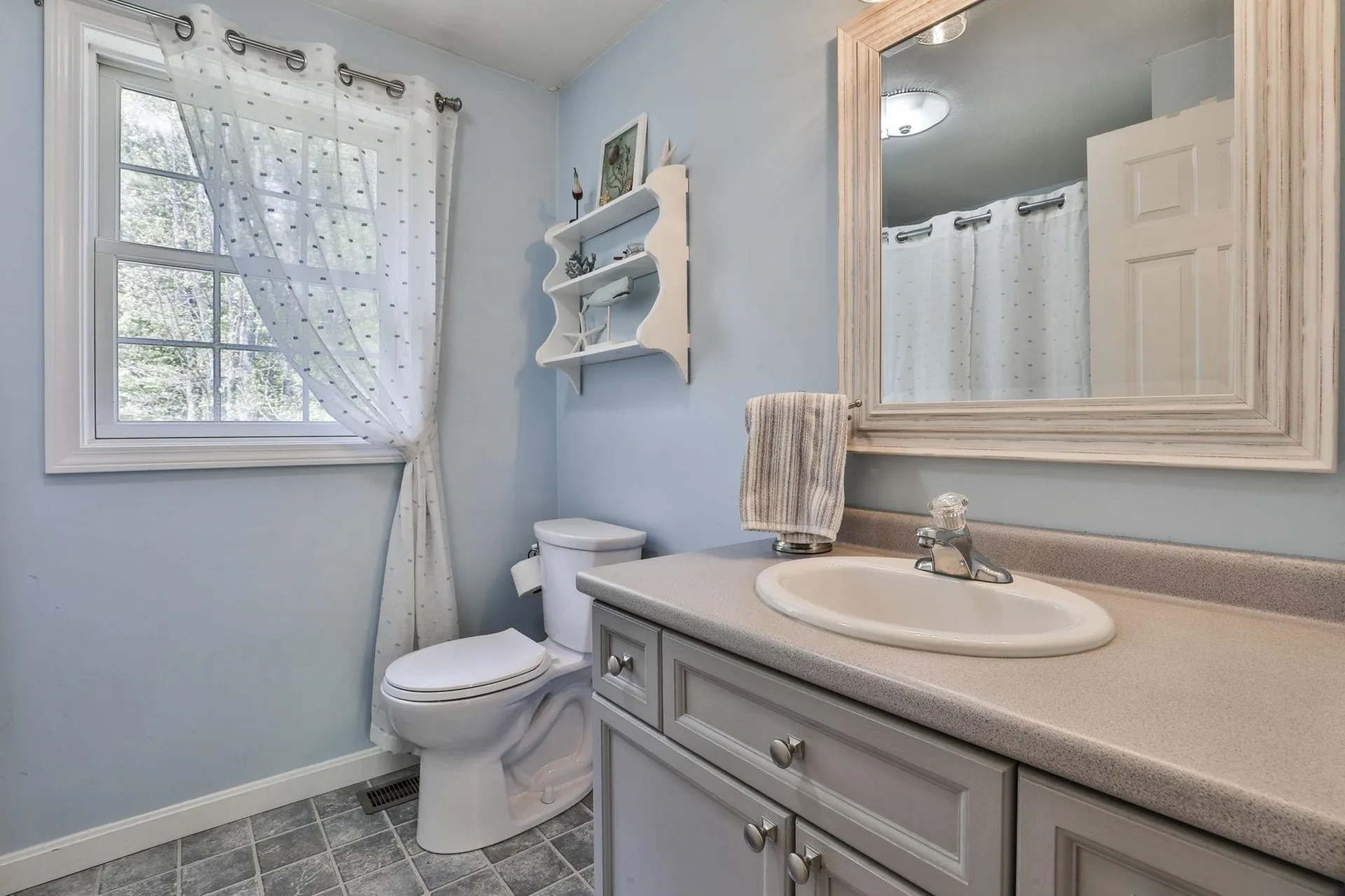713 Raymond Road Chester NH 03036