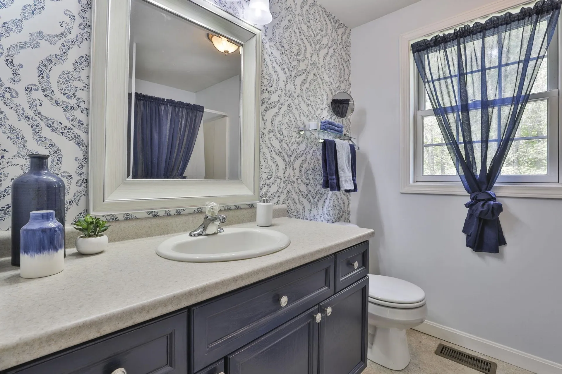 713 Raymond Road Chester NH 03036