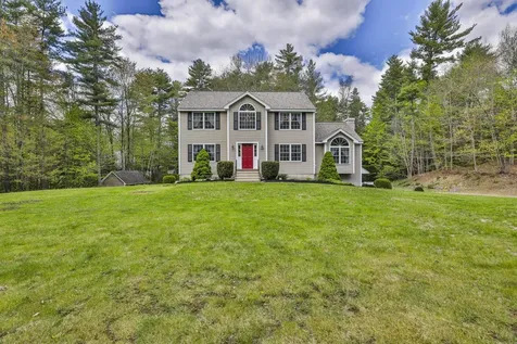 713 Raymond Road Chester NH 03036