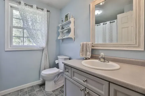 713 Raymond Road Chester NH 03036