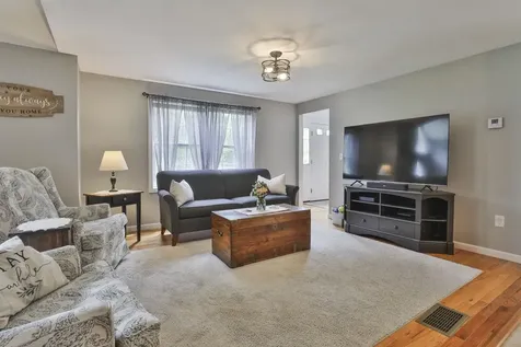 713 Raymond Road Chester NH 03036