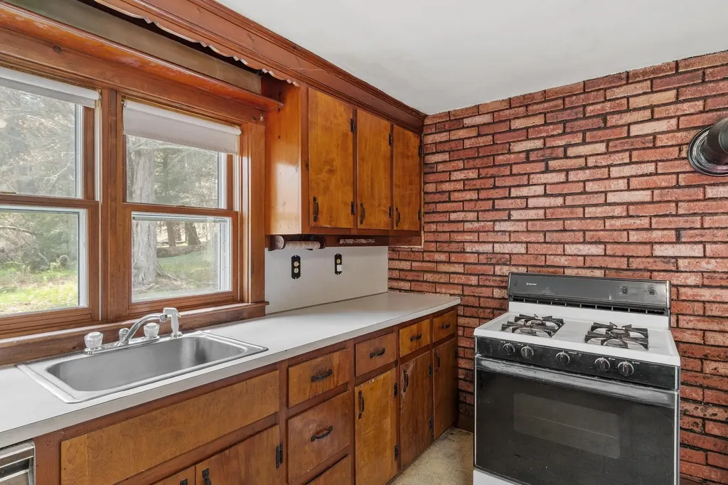 94 Amherst Road Merrimack NH 03054