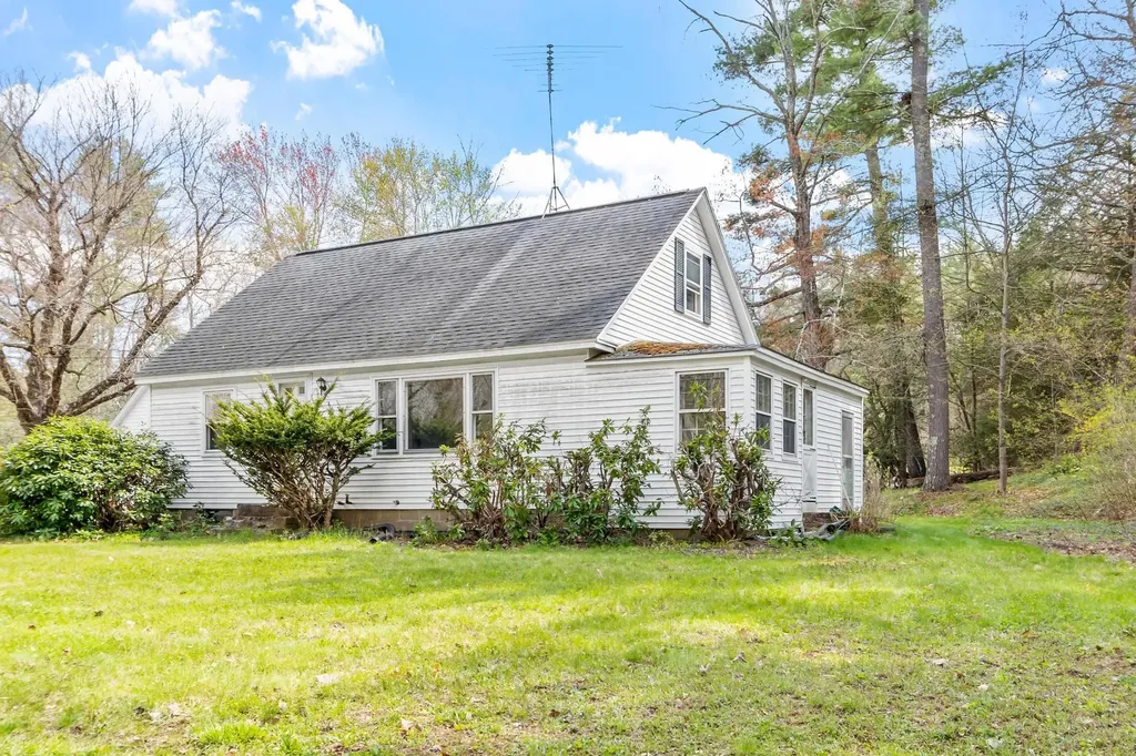 94 Amherst Road Merrimack NH 03054