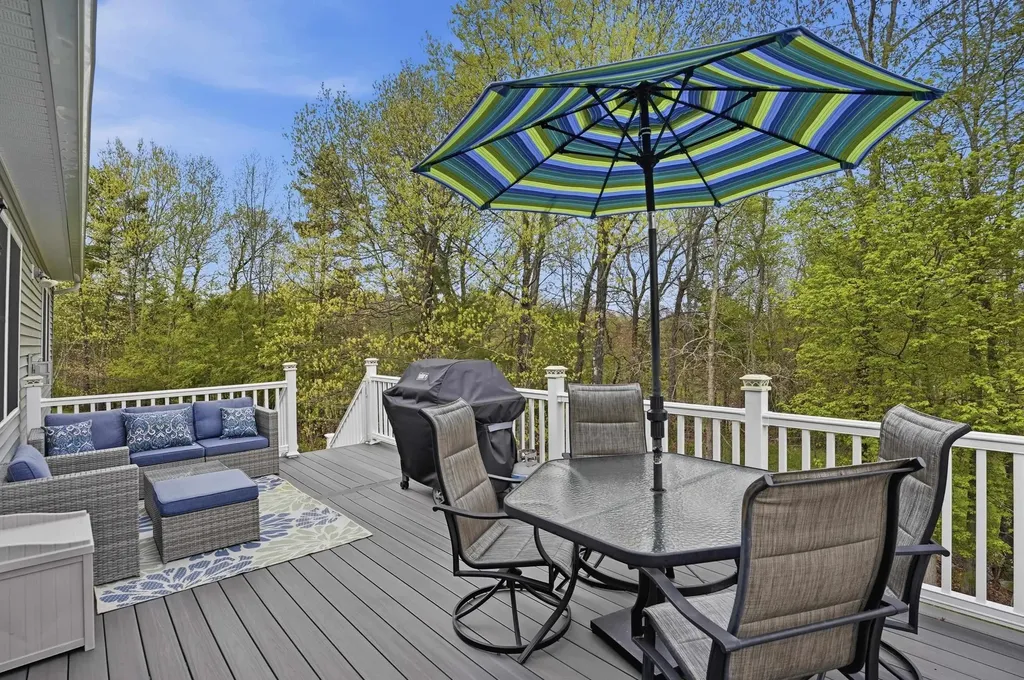 4 Mulligan Way Kingston NH 03848