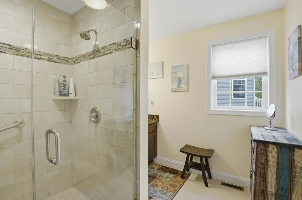 4 Mulligan Way Kingston NH 03848