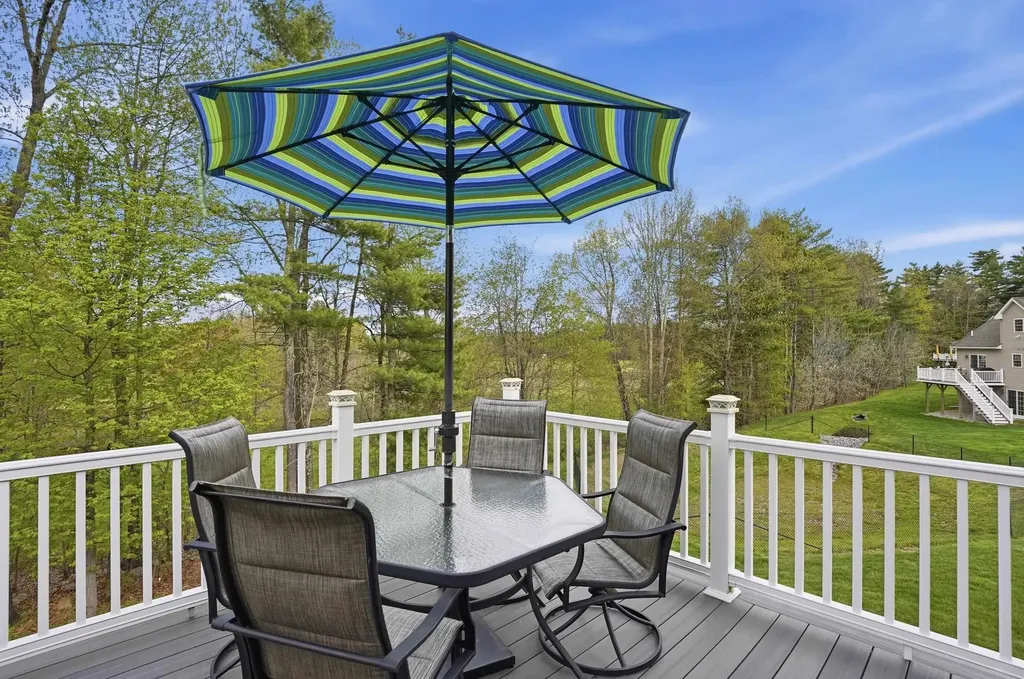 4 Mulligan Way Kingston NH 03848