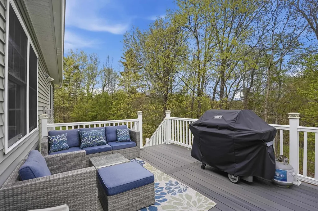 4 Mulligan Way Kingston NH 03848