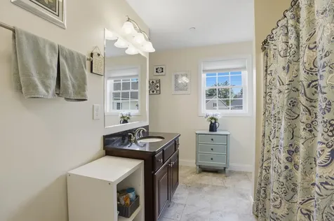 4 Mulligan Way Kingston NH 03848