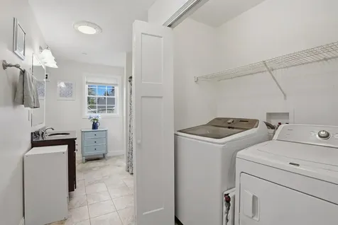 4 Mulligan Way Kingston NH 03848