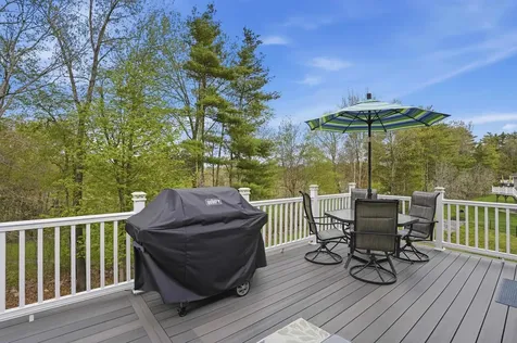 4 Mulligan Way Kingston NH 03848