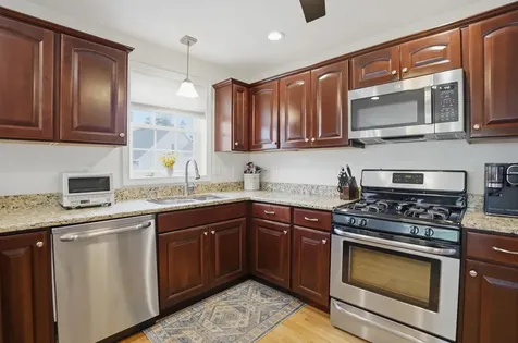 4 Mulligan Way Kingston NH 03848