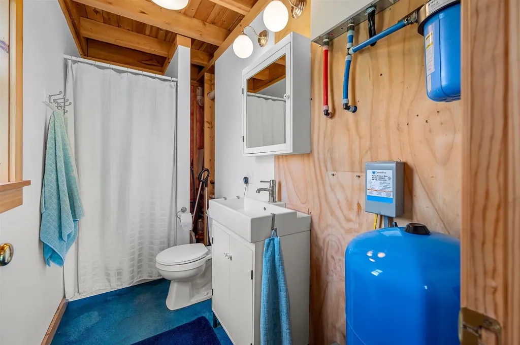 904 Camp Road Elmore VT 05661