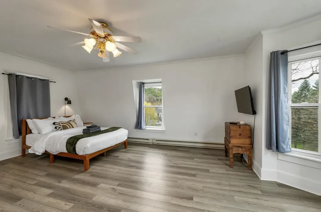 57 South Street Littleton NH 03561
