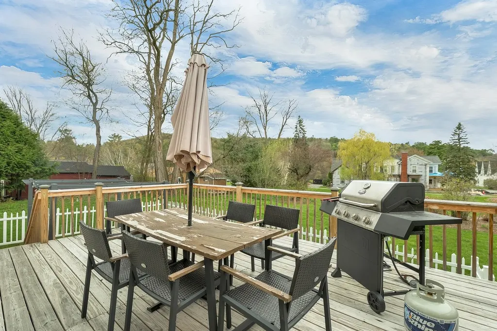 57 South Street Littleton NH 03561