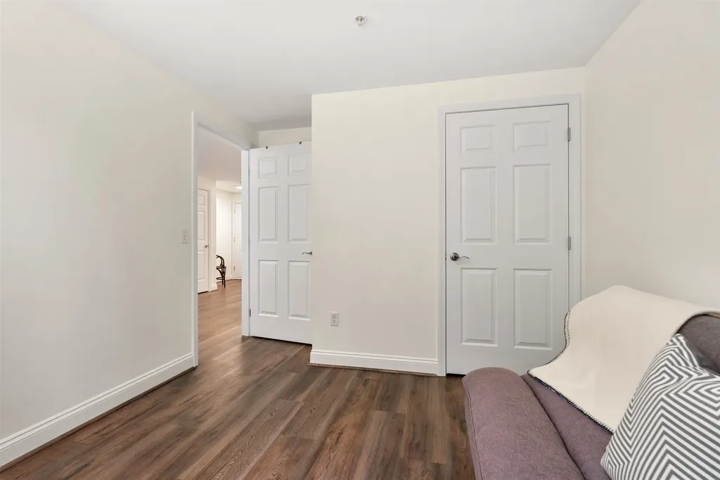 4 Crestview Circle Londonderry NH 03053