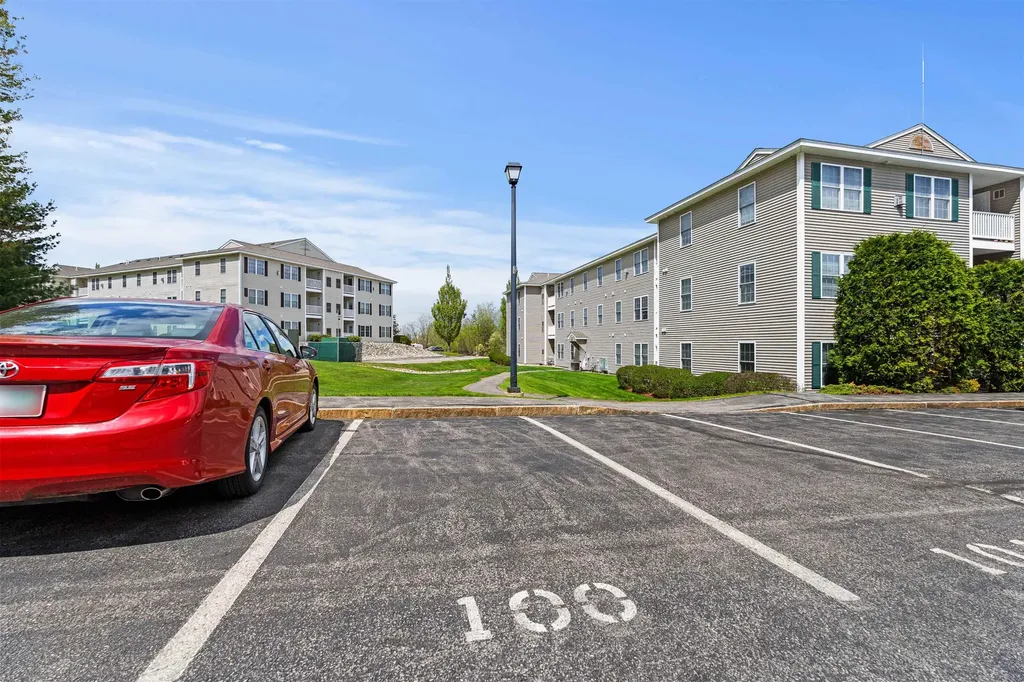 4 Crestview Circle Londonderry NH 03053
