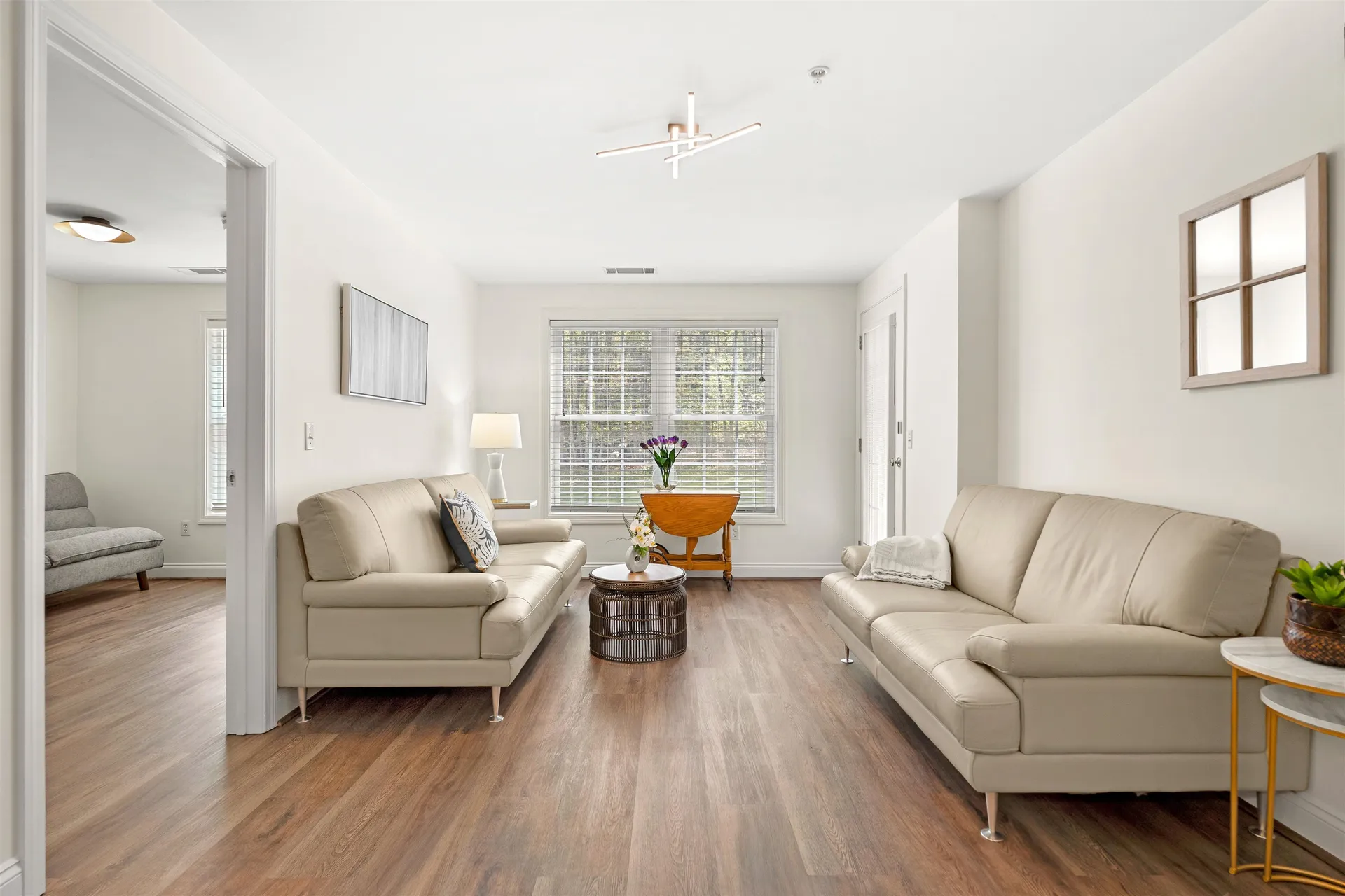 4 Crestview Circle Londonderry NH 03053