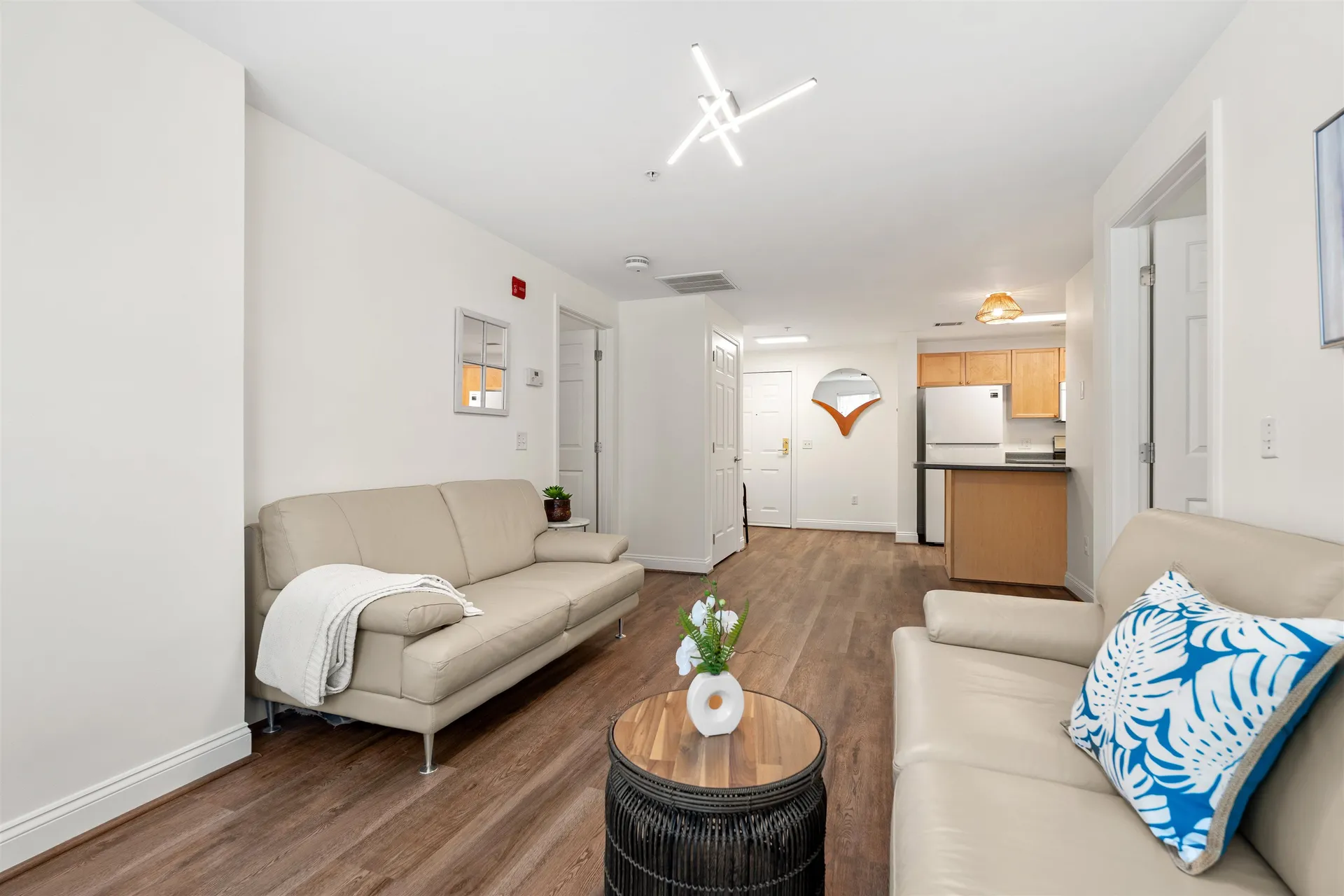 4 Crestview Circle Londonderry NH 03053