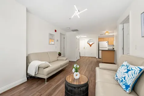 4 Crestview Circle Londonderry NH 03053