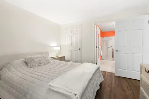 4 Crestview Circle Londonderry NH 03053
