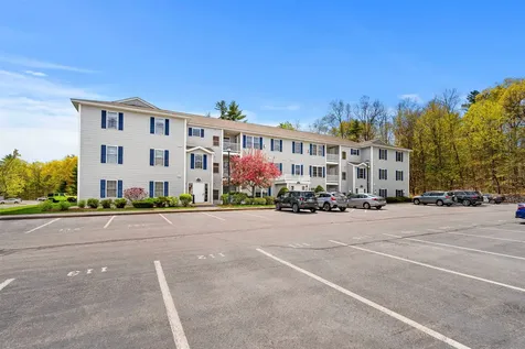 4 Crestview Circle Londonderry NH 03053