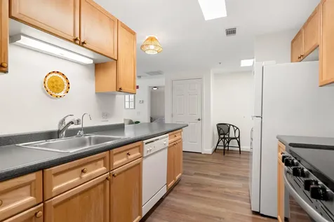 4 Crestview Circle Londonderry NH 03053