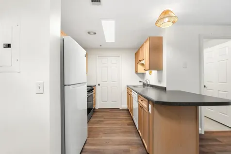 4 Crestview Circle Londonderry NH 03053
