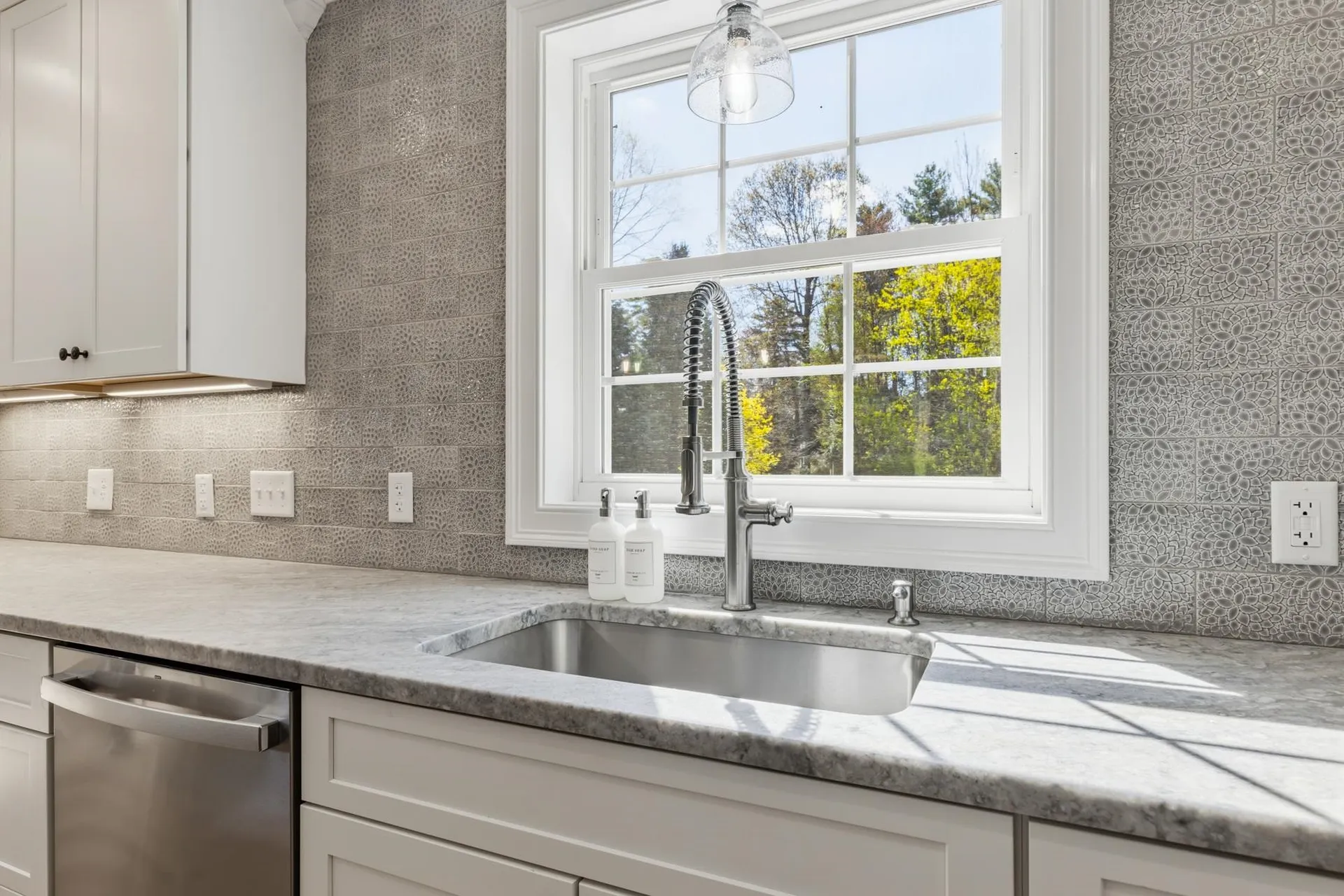 8 Lilac Way Stratham NH 03885