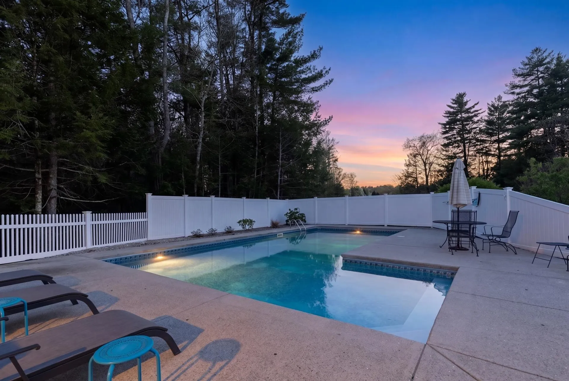 8 Lilac Way Stratham NH 03885