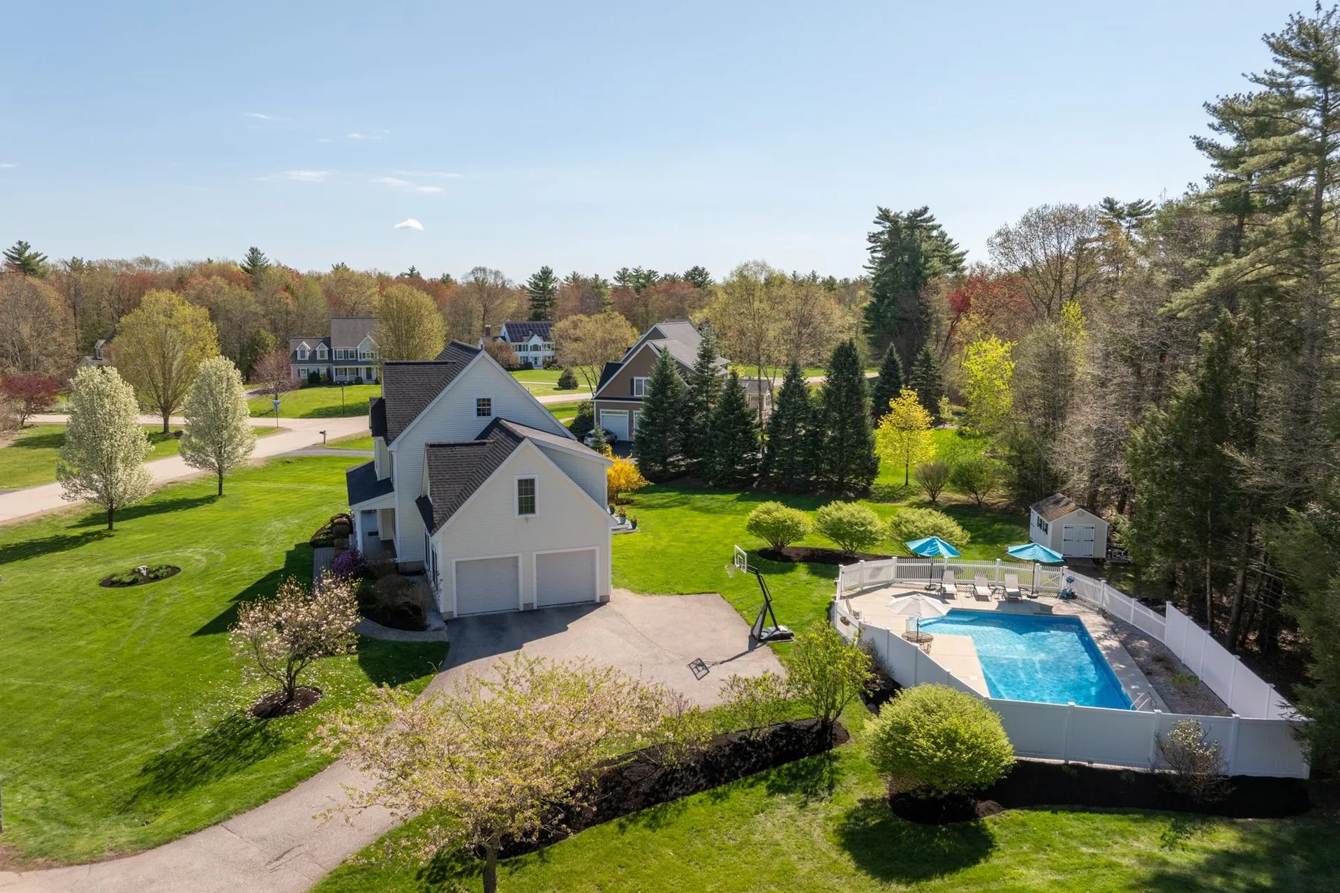 8 Lilac Way Stratham NH 03885