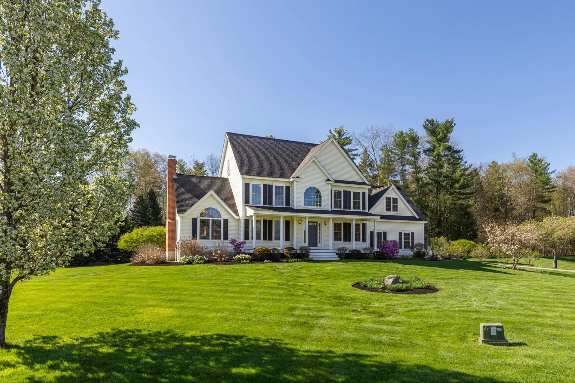 8 Lilac Way Stratham NH 03885