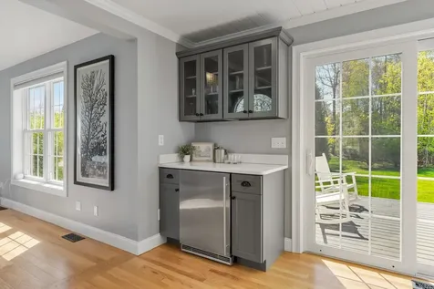8 Lilac Way Stratham NH 03885