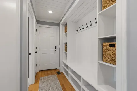 8 Lilac Way Stratham NH 03885