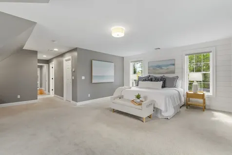 8 Lilac Way Stratham NH 03885