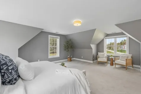 8 Lilac Way Stratham NH 03885