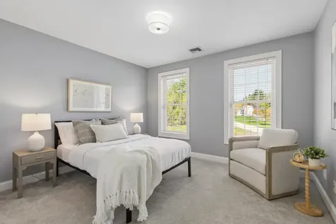 8 Lilac Way Stratham NH 03885