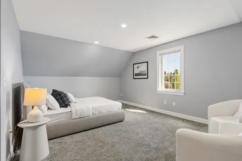 8 Lilac Way Stratham NH 03885