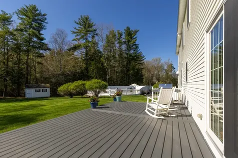 8 Lilac Way Stratham NH 03885