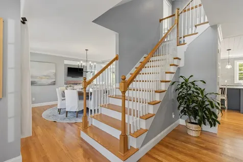 8 Lilac Way Stratham NH 03885