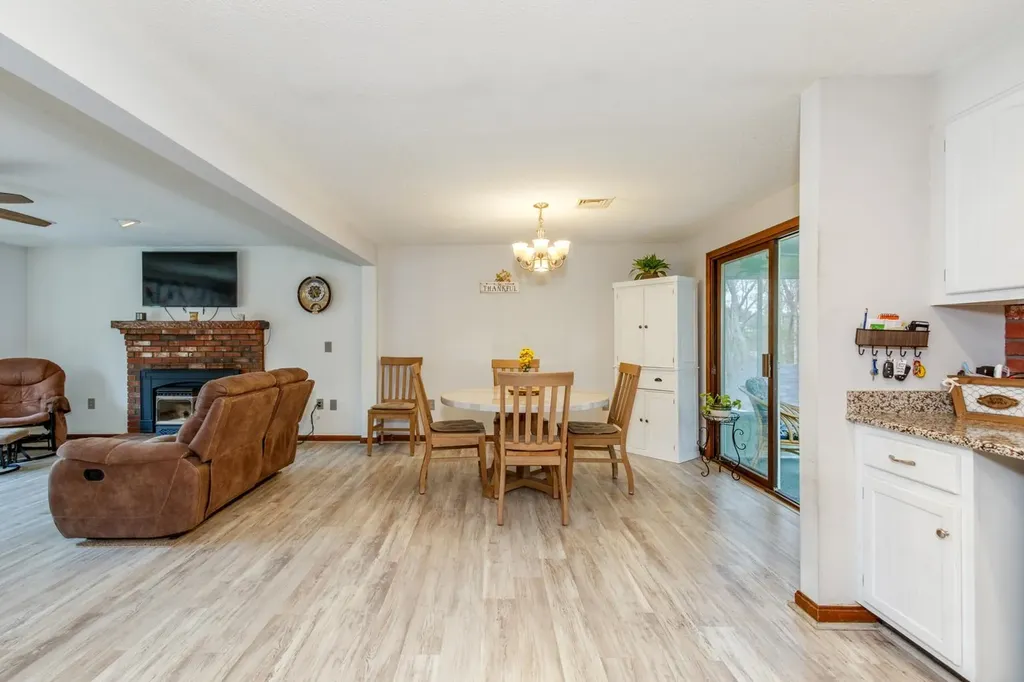 11 Mathew Drive Merrimack NH 03054