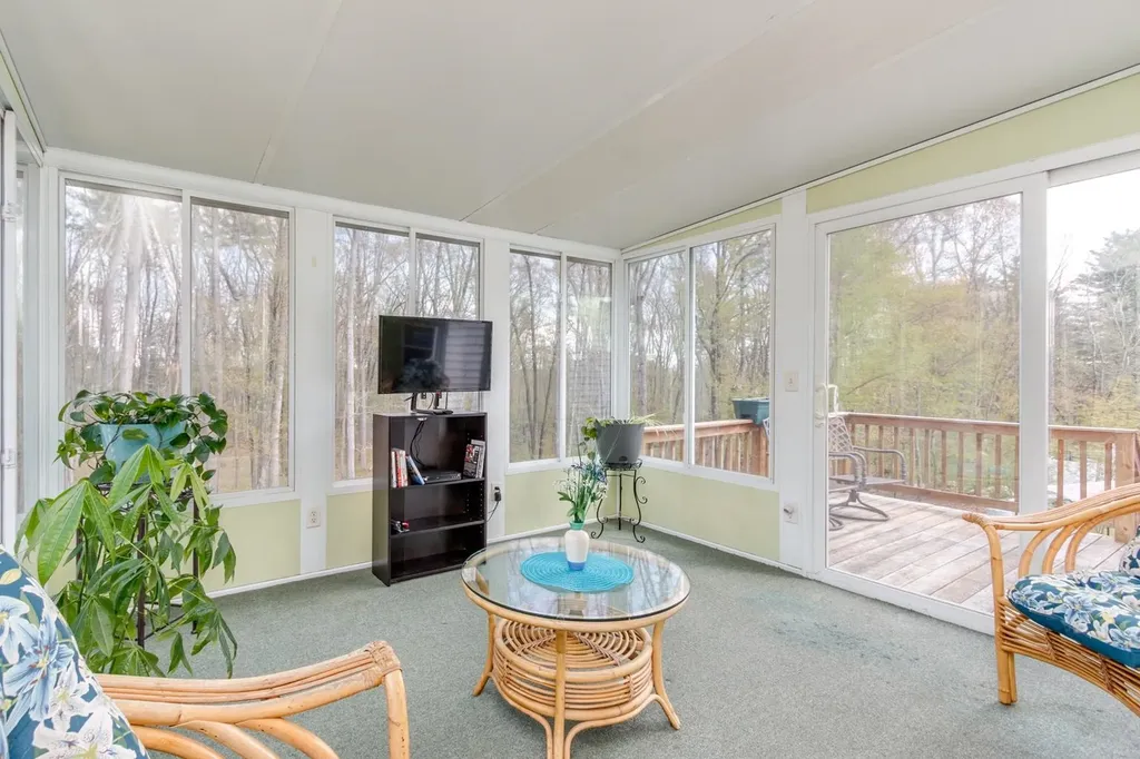 11 Mathew Drive Merrimack NH 03054