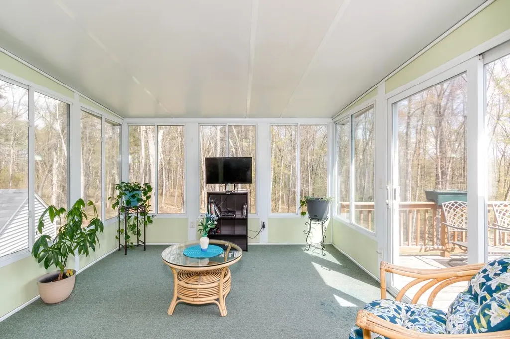 11 Mathew Drive Merrimack NH 03054