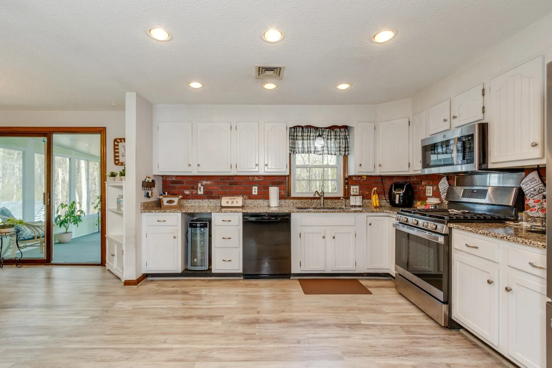 11 Mathew Drive Merrimack NH 03054