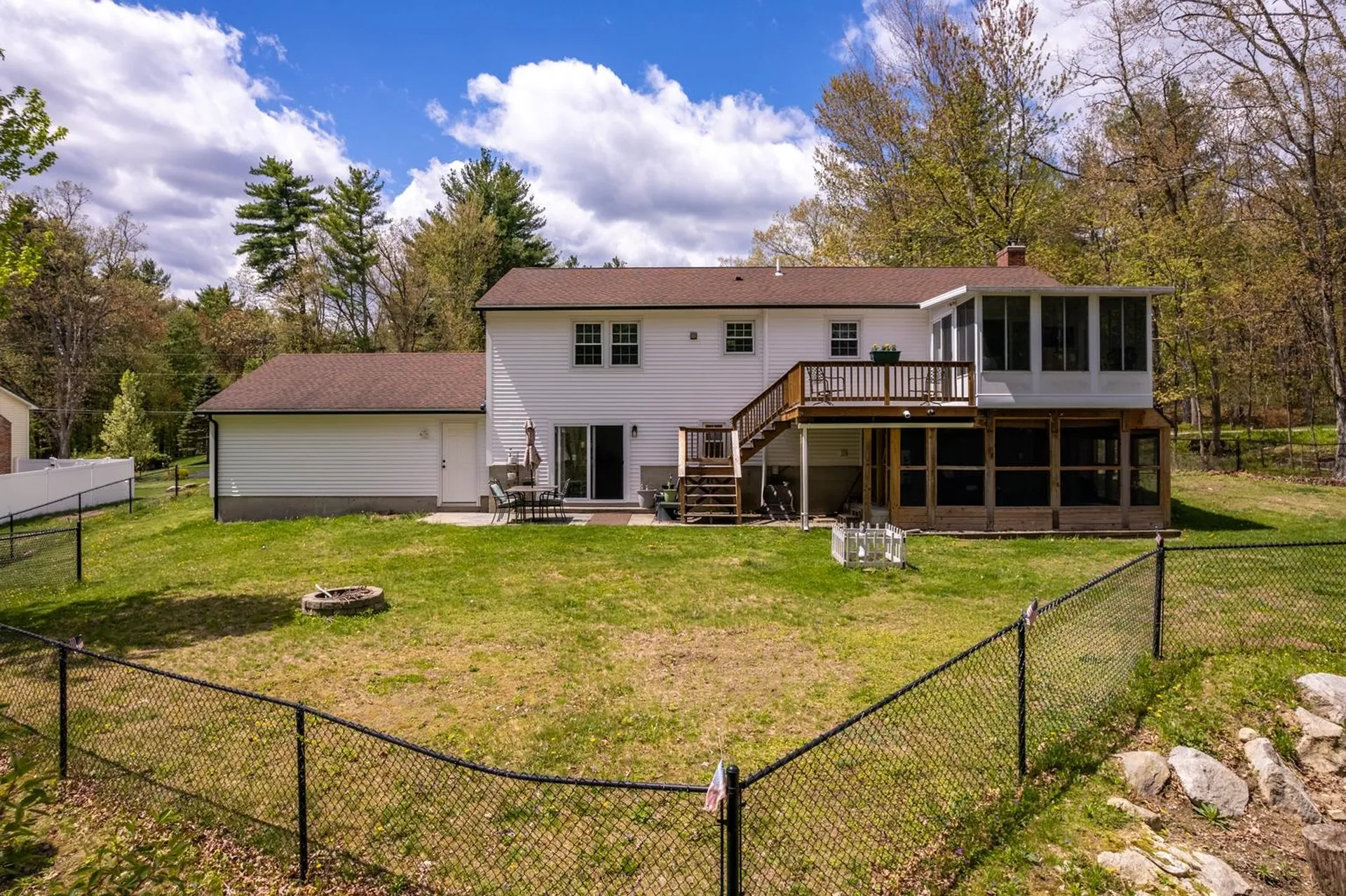 11 Mathew Drive Merrimack NH 03054