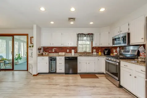 11 Mathew Drive Merrimack NH 03054