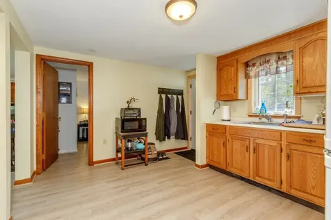 11 Mathew Drive Merrimack NH 03054