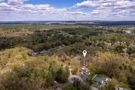 11 Mathew Drive Merrimack NH 03054