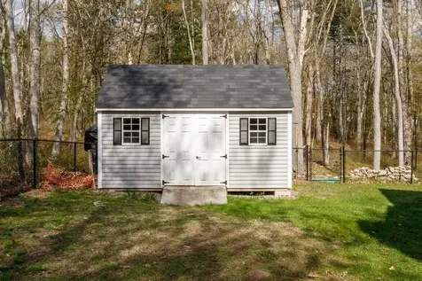 11 Mathew Drive Merrimack NH 03054